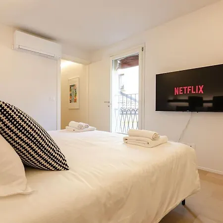 Asinelli Luxury Apartment Bologna Exterior photo