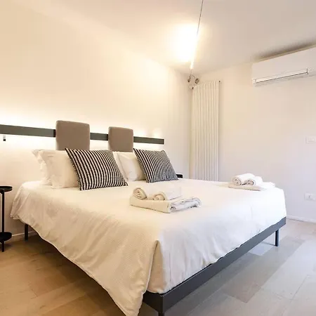 Asinelli Luxury Apartment Bologna Exterior photo