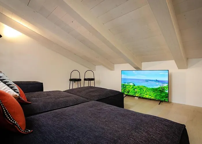 Asinelli Luxury Apartment